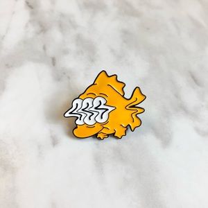 🎉 New The Simpsons Blinky Enamel Pin